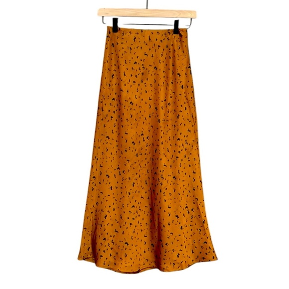 J.O.A Animal Print Midi Skirt in Bronze Dot Size Small - Picture 4 of 11